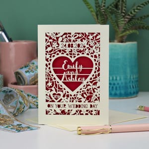 Personalisierter Papierschnitt auf Ihrer Hochzeitstagskarte, Laser geschnittene Hochzeitskarte, Papierschnittkarte für Hochzeiten, handgemachte Karten UK