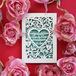 Personalisierte Papercut Herz-Verlobungskarte, Laser-Schnitt-Glückwunschkarte für Freunde, Mr und Mrs to Be