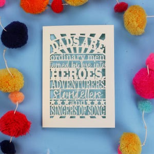 Carte de fête des pères heureuse, carte découpée au laser de citation de papa
