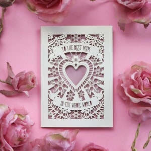 Carte de fête des Mères découpée dans du papier À la meilleure maman du monde, carte de maman découpée au laser