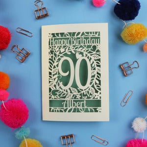 Carte personnalisée pour 90e anniversaire – Motif floral personnalisé découpé au laser en papier – Idées de 90e anniversaire pour grand-père ou grand-père