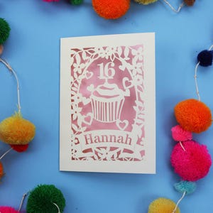 16.Geburtstagskarte - Personalisierte Papercut Sweet 16 Custom Laser Cut Cupcake Grußkarte - Handmade Cards UK