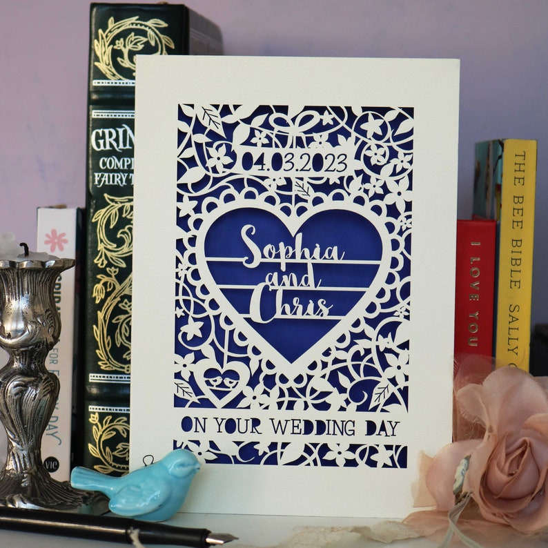 Carte personnalisée le jour de votre mariage, carte de mariage découpée au laser, carte de mariage découpée au laser, cartes faites main au Royaume-Uni Violet
