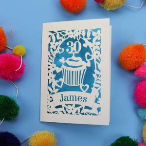 Geburtstagskarte 30 Jahre – Personalisierter Papierschnitt Laser Cut Cupcake Grußkarten – Handmade Cards UK