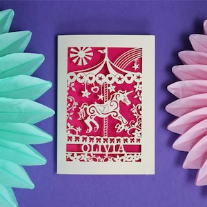 Carte de manège personnalisée en papier découpé, carte d'âge d'anniversaire carrousel, carte découpée au laser