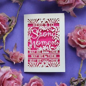 Carte « Femmes fortes » en papier découpé, fête des mères, journée internationale de la femme