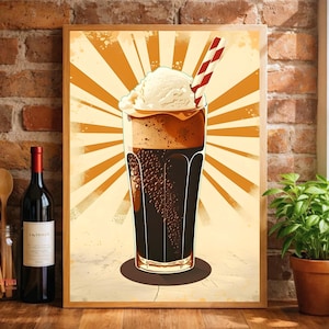 Puede incluir: Una impresión enmarcada de estilo vintage de un helado flotante de cerveza de raíz. La ilustración presenta un vaso alto lleno de refresco oscuro, cubierto con una bola de helado de vainilla y una pajita a rayas. El fondo tiene un diseño retro de rayos de sol.