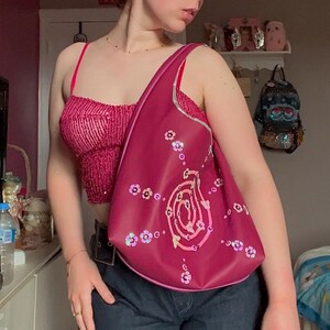 Sac hobo - fleurs d'amandiers - sequins brodés - en similicuir rose - sac pour femme estival et coloré