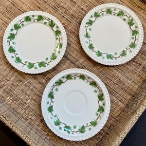 Vintage Harker Royal Gadroon Ivy Plates – Green Leaf Vine USA Pottery, 1940s