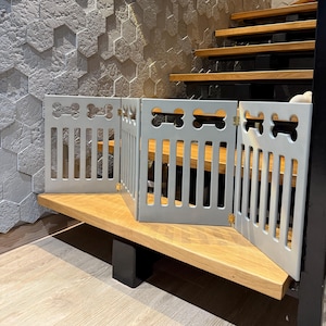 Puerta portátil de madera para mascotas, barrera para perros sin taladros para escaleras, puertas y patios / divisor independiente personalizado para cachorros
