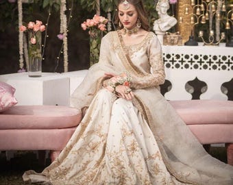 Abito da sposa pakistano Sharara color avorio / Abito da sposa di lusso ricamato / Abito da cerimonia Nikkah firmato / Abito formale per ricevimento