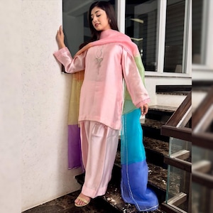 Farshi Shalwar Traje Diseñador paquistaní Seda Shalwar Kameez Vestido bordado Último Punjabi Patiala Partywear Nikkah Vestido étnico EId Outfit