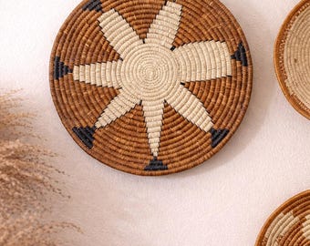 Medium Patterned Woven Wall Plate