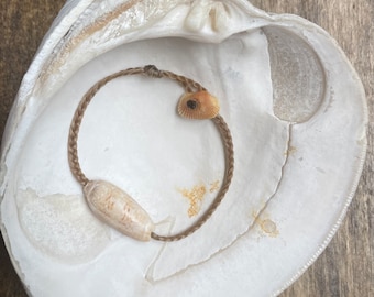 Olive Shell braided bracelet (orange seashell clasp)