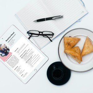 Modern Resume Template – Editable CV for Word & Canva