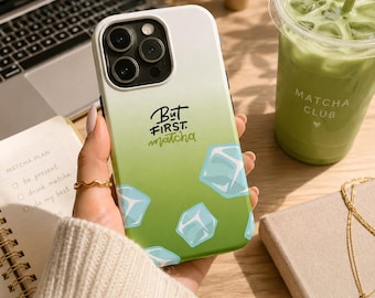 But First Matcha Handyhülle, Ombre Grün Iced Drink Design, magnetische Abdeckung