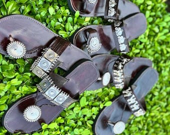 Royal Karigar Kolhapuri Sandals – Silver Accent Edition