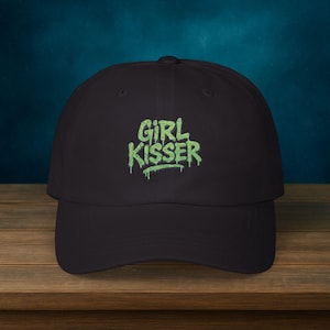 Girl Kisser-hoed voor lesbische vader: geborduurde witte Pride-pet voor meisjes