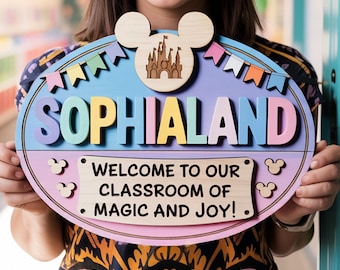 Niestandardowy znak Disney Classroom, znak Disney Teacher, znak z imieniem nauczyciela, znak powitalny, nauczyciel Disney, znak Disney Catsle, znak Teacherland
