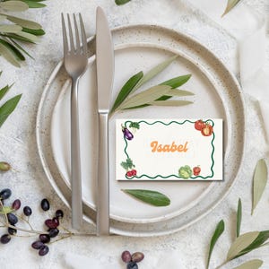 Plantilla editable de tarjeta de nombre para despedida de soltera vegetariana, tarjeta de nombre plana y tienda de campaña, tarjetas editables para fiesta en el jardín