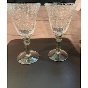 Pottery Barn Controlled Bubble Tea Goblets With Clear Glass & Green Stem Set Of 2