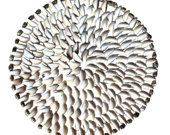 Par de salvamanteles vintage con mosaico de conchas de cauri - Decoración de pared bohemia de mediados de siglo con conchas - Tapetes náuticos costeros con diseño de rayos de sol