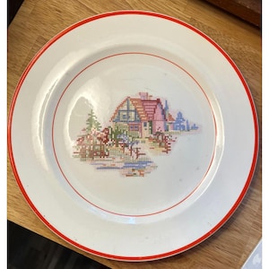 Set Of 5 Vintage Crooksville Plates Petit Point House Red Trim & Verge
