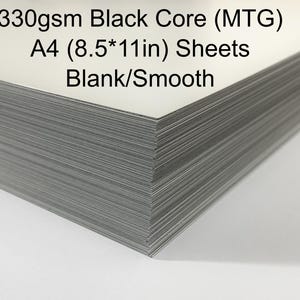 Cartão TCG com núcleo preto de 330 g/m² - Cartão de jogo profissional em branco e liso para bricolage/proxy - Folhas A4 (8,5 x 11 pol.)