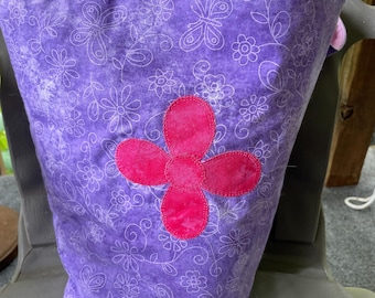 Skurrile handgemachte Tasche mit Blumenmuster