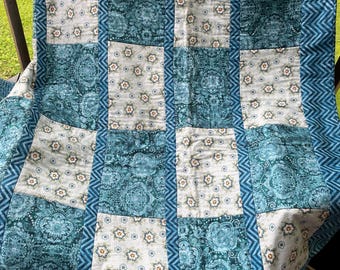 Handgemachte Blaue Blumen Patchwork Decke: Weicher Couch Überwurf