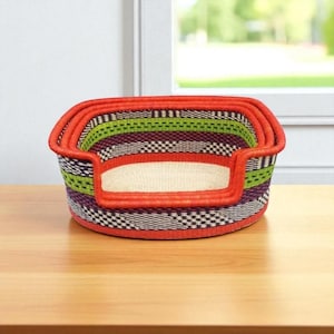 Handwoven Bolga Pet Bed Basket: Red & Green Elephant Grass