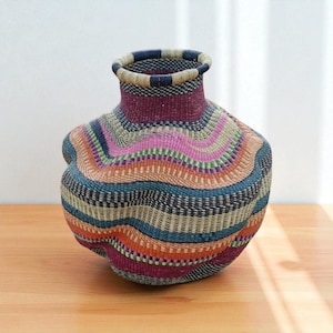 African Handmade Wicker Basket – Elephant Grass Flower Pot & Storage Basket  – Natural Straw Organizer for Boho Home Décor