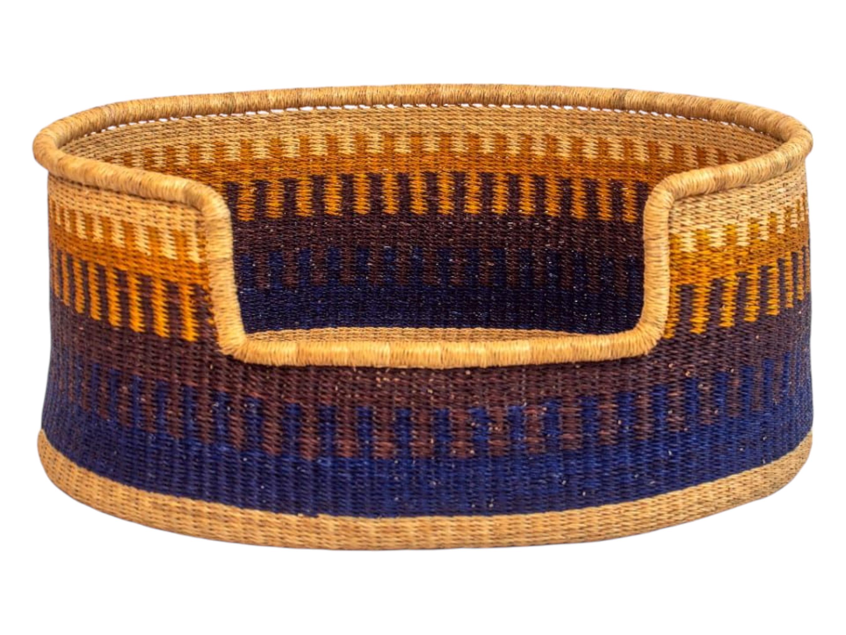 手編みのボルガ犬用ベッドバスケット：環境に優しいガーナのペット