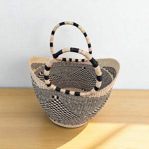 Handwoven African Basket Bag – Black & Natural Bolga Tote | Large Wicker Market Basket | Ethical Shopping or Beach Bag | Ghana Straw Basket
