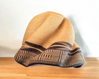Handgewebter Afrikanischer Korb-Lampenschirm - Schwarze Tribal-Deckenleuchte | Boho Anhänger Beleuchtung | Handgefertigt Stroh-Lampenschirm | Bolga Korb