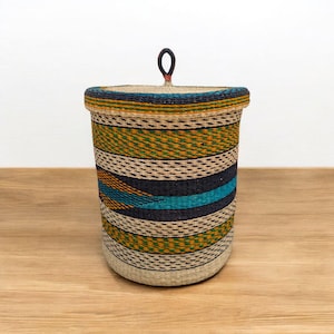 Extra Large African Laundry Basket with Lid – Woven Hamper for Clothes, Towels,Sheets & Blankets–Rattan Storage Basket,Bathroom Organizer