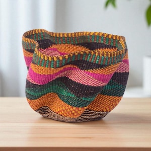Wicker Colorful Bolga Bowl Basket – African Woven Storage Basket – Fair Trade Natural Straw Organizer – Vibrant Handmade Home Decor