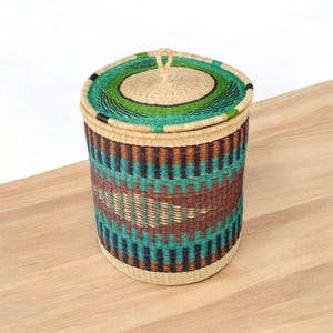 Extra Large African Laundry Basket with Lid – Woven Hamper for Clothes, Towels,Sheets & Blankets–Rattan Storage Basket,Bathroom Organizer