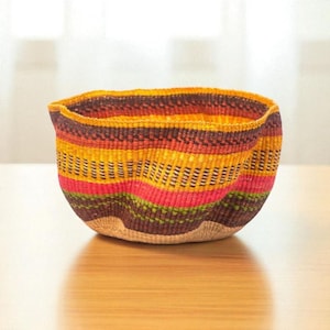 Storage Wavy Bolga Basket – Handwoven Wicker Bowl for Keys, Fruit, or Decor – African Basket