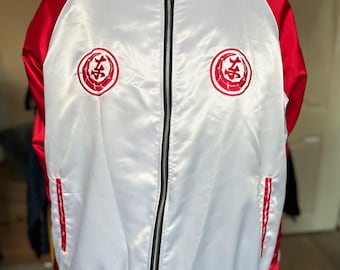 Chaqueta bomber de satén con bordado de dragón rojo: ropa de calle japonesa, chaqueta de cosplay inspirada en el anime, regalo de moda unisex.