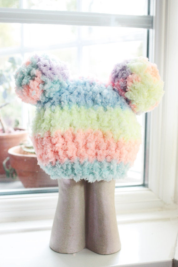 double pom pom newborn hat