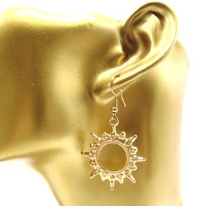 DANGLING EARRINGS