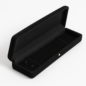 Luxury Black Velvet Bracelet / Jewellery Case – Elegant Display & Storage