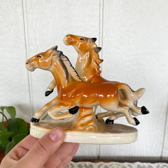 馬 2頭の馬の置物 陶器製 頭 オブジェの通販