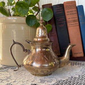 Vintage Handmade Brass Etched Teapot from India, Moroccan Engraved Brass Tea Kettle, Antique Middle Eastern Brass Tea Kettle