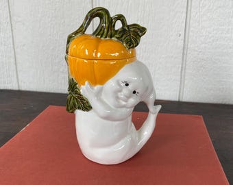 Ceramiczny słoik w stylu vintage z motywem ducha i dyni – halloweenowa miseczka na słodycze, urocza figurka ducha z pokrywką, jesienna dekoracja stołu, retro, upiorny akcent w domu