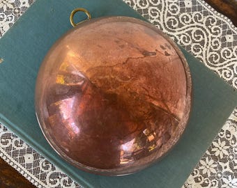 Moule à gelée vintage en cuivre et laiton, décoration murale de cuisine française, moule rond demi-lune en cuivre, moule à gelée/gâteau antique avec cintre en laiton