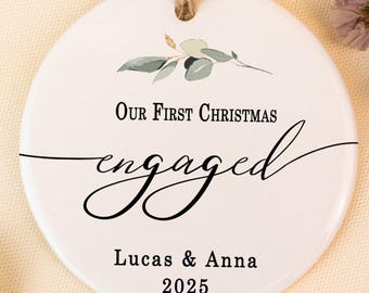 Décoration de fiançailles de notre premier Noël, Décoration de fiançailles de Noël, Souvenir de fiançailles personnalisé, Décoration de fiançailles de premier Noël personnalisée