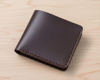 Portafoglio in pelle personalizzato per uomo, bifold fatto a mano, design minimalista, portafoglio tascabile in vera pelle pieno fiore