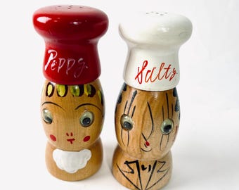 Vintage Wooden Chef Salt and Pepper Shakers With Eyes Moving Hand Painted Kitsch Kitchen Decor